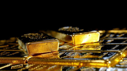 Emas Jatuh 17,4 Dolar Terseret Oleh "Greenback" Yang Lebih Kuat