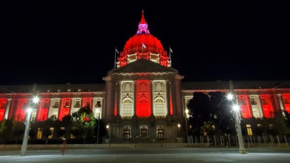 Keren! Balai Kota San Francisco Bersinar Merah Putih Turut Rayakan Peringatan Kemerdekaan Republik Indonesia