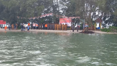 Pengibaran Bendera Merah Putih Bawah Laut di 77 Lokasi Nusantara Salah Satunya di Beting Aceh Rupat Riau