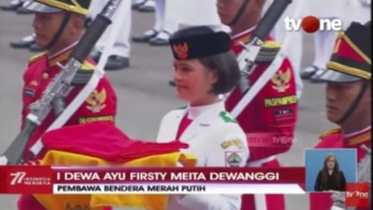 Siswi SMAN 2 Kudus Jadi Pembawa Bendera Pusaka di Istana, Guru Gelar Nobar di Sekolah