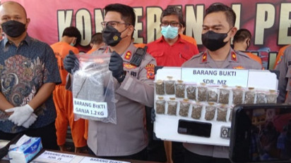 Edarkan 1,2 Kilogram Ganja, Karyawan Koperasi Diamankan Petugas Sat Narkoba Polres Cirebon Kota