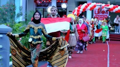 Fashion Show Unik Ramaikan HUT RI ke-77, sebagai Tanda Cinta Budaya Bangsa