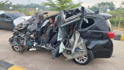 Rusak Parah dalam Kecelakaan Maut, Ini Penampakan Mobil Ayah Emil Dardak yang Juga Mertua Arumi Bachsin