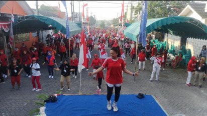 Senam Massal Kemerdekaan Ramaikan Puncak Acara HUT Kemerdekaan RI ke 77