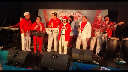 Meriahkan HUT RI ke 77, Kumpulan Profesor D'Professor di Surabaya Hibur Warga dengan Lagu-lagu Kemerdekaan