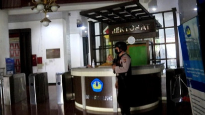 KPK Geledah Gedung Rektorat Unila