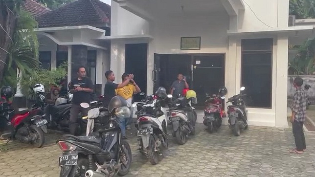 Gempa Magnitudo 5,8 Guncang Bali, Terasa hingga Banyuwangi, Warga Panik Berlarian ke Luar Gedung
            - galeri foto