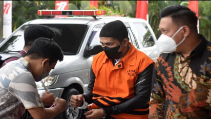 Terbukti Terima Suap Senilai Rp5,7 Miliar, Bupati Penajam Paser Utara Nonaktif Abdul Gafur Dituntut 8 Tahun Bui
