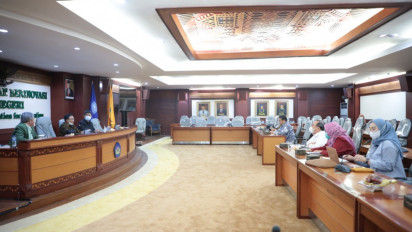 Usai Dilantik, Plt Rektor Unila Sofwan Effendi Langsung Gelar Sejumlah Rapat