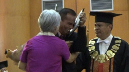 Isak Tangis Warnai Wisuda Mendiang Brigadir J, Samuel Hutabarat: Cita-Cita Almarhum Lanjut S2