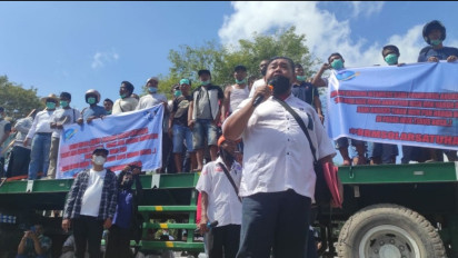 Sulit Mendapatkan Solar, Ratusan Sopir Truk Angkutan Barang Demo Tuntut Cabut Subsidi Solar 