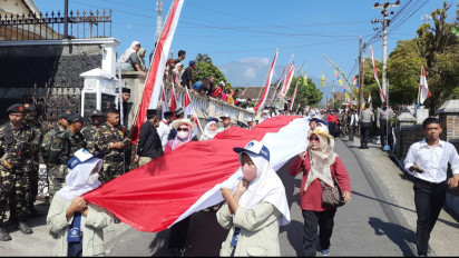 Kirab Bendera Merah Putih Sepanjang 165 Meter Meriahkan Haul Sayid Sholeh Yasin Akbar bin Yahya