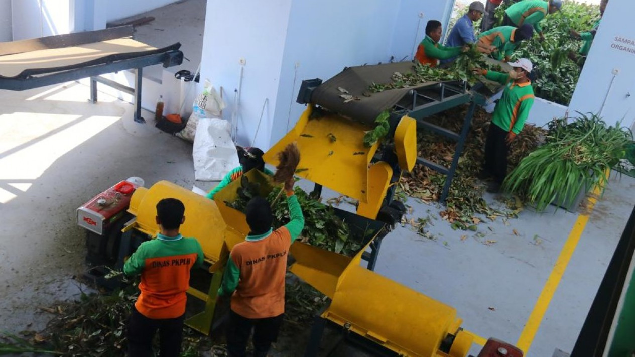 Pemkab Kudus Gencarkan Daur Ulang Sampah untuk Hasilkan Produk Bernilai Ekonomi
            - galeri foto