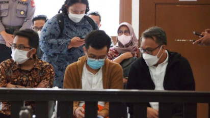 KPK Hadirkan 4 Tersangka Auditor BPK di Sidang Ade Yasin