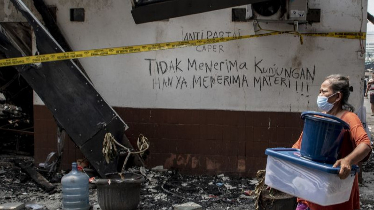 Ada di Zona Hijau, Pemprov DKI Segera Relokasi Korban Kebakaran Simprug
            - galeri foto