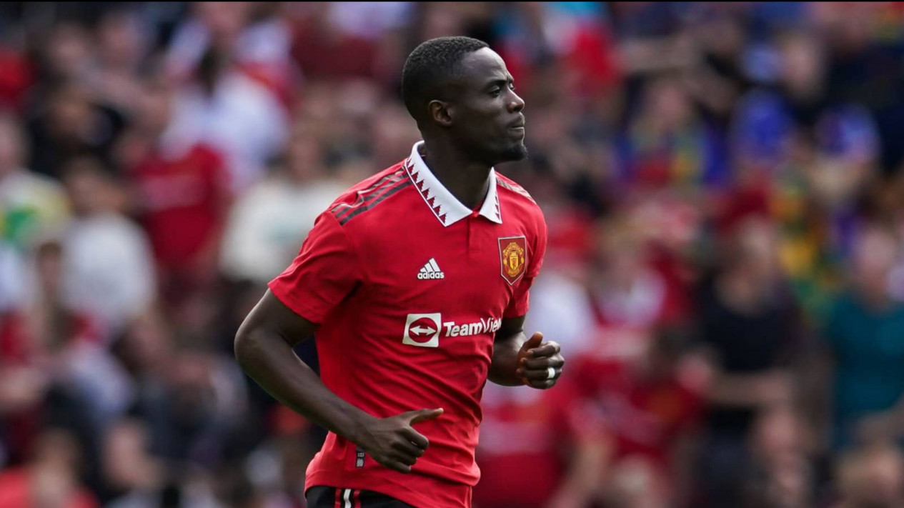 Dengan Status Pinjaman, Olympique Marseille Resmi Dapatkan Bek Tengah Eric Bailly dari Manchester United
            - galeri foto