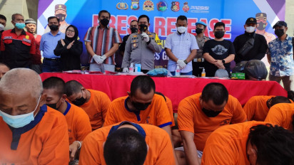 Polres Gresik Tangkap Tiga Pelaku Judi Online Jenis Poker dan Taruhan Uang