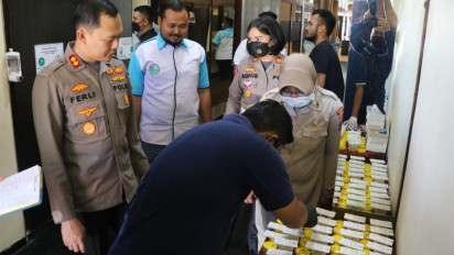 Ciptakan Zero Narkoba, Propam Polres Malang Gelar Tes Urine Anggota Polri