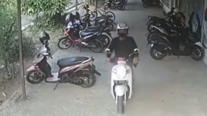 Aksi Maling Motor Siswa di Parkiran SMAN 1 Godean Sleman Terekam CCTV