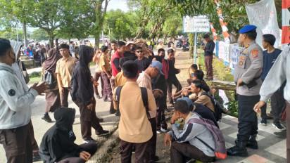 Belum Ada Solusi Aksi Mogok Belajar di SMAN 5 Sinjai Berlanjut