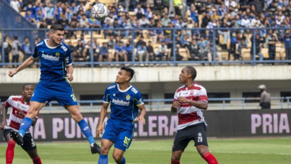 Bek Persib Nick Kuipers Kemungkinan Absen Saat Hadapi PSM