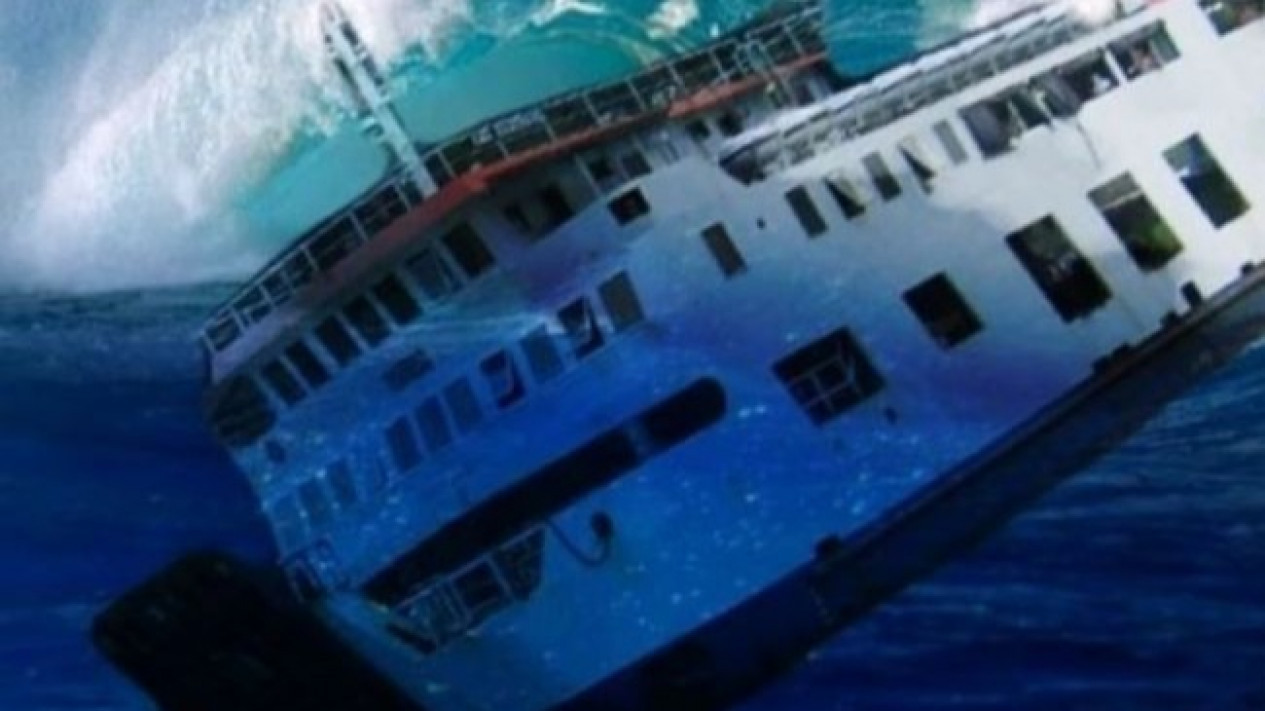 Basarnas: Kapal Motor Teman Niaga Angkut 15 Awak Tenggelam di Selat Makassar
            - galeri foto