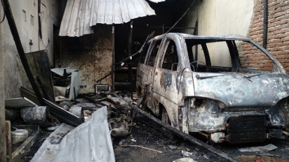 Lupa Matikan Kompor Gas Usai Jualan Cilok, Mobil dan Sepeda Motor Milik Warga di Karangploso Malang Hangus Terbakar