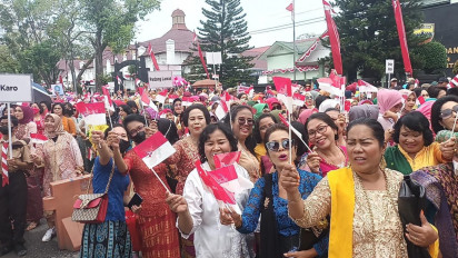 15 Ribu Perempuan Berkebaya Meriahkan Parade dan Gebyar Berkebaya Menuju Unesco di Sumut