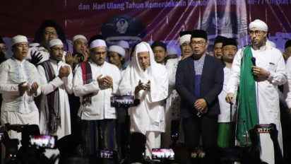 Peringati Hari Jadi ke-72 Kabupaten Bekasi, Habib Lutfi Bin Yahya Pimpin Istighosah