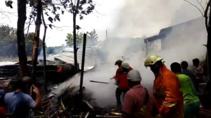Akibat Oven Meledak, Pabrik Kayu di Kendal Terbakar