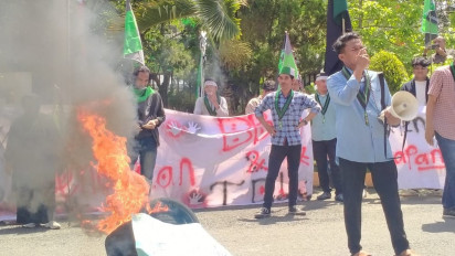 Kantor DPRK Langsa Aceh di Demo Mahasiswa, Mahasiswa Desak Normalkan Tarif Listrik dan BBM