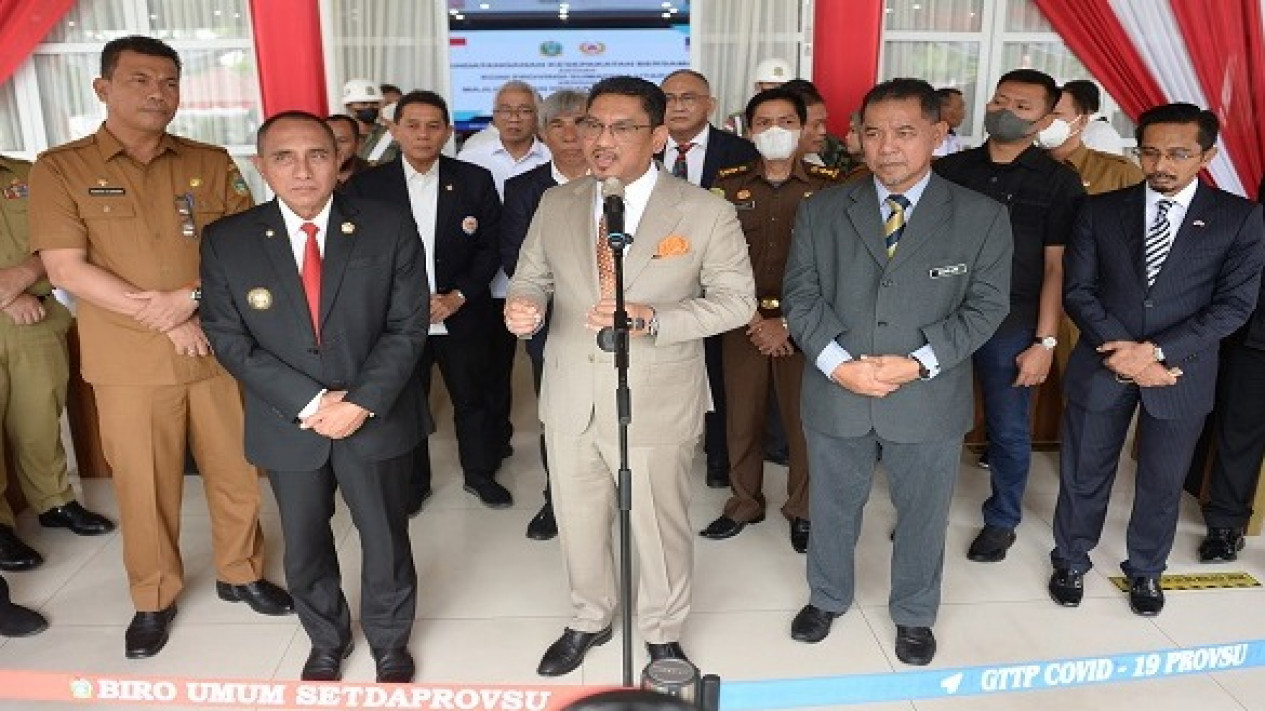 Puji Komitmen Edy Rahmayadi Bangun Sport Centre, Menpora Malaysia Katakan Ini 
            - galeri foto