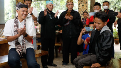 Ganjar Dinyanyikan Lagu 'Tugiman' dari Farel Saat ke Banyuwangi