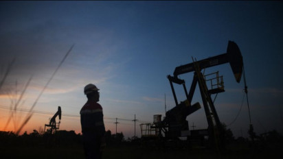 Harga Minyak Melonjak Sekitar 4,0 Persen Didorong oleh Prospek Pengurangan Produksi Pasokan OPEC+