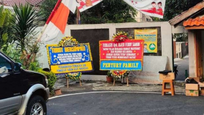 Irjen Ferdy Sambo Dikirimkan 2 Karangan Bunga Dukungan dalam Rekonstruksi Kasus Brigadir J: Tegakkan Budaya Siri Na Pace