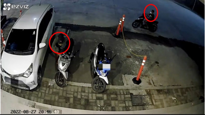 Aksi Dua Pelaku Pencuri di Komplek Citra Land Bawa Kabur Sepeda Motor terekam CCTV