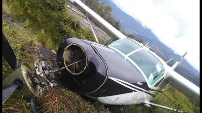 Detik-detik Pesawat Smart Aviation Bawa Material Bangunan Tergelincir di Puncak Papua, Tak Ada Korban Jiwa