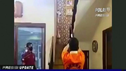 Rekontruksi Pembunuhan Brigadir J, Ferdy Sambo Tembakan Pistol ke Arah Tembok Seusai Menghampiri Tubuh Brigadir J