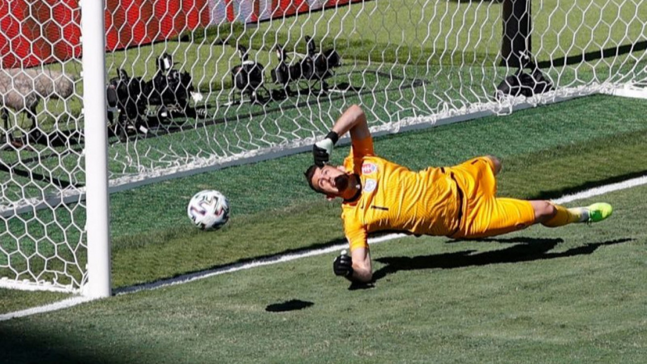 Manchester United Capai Kesepakatan Pinjam Kiper Newcastle United Martin Dubravka
            - galeri foto