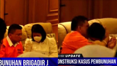 Momen Ferdy Sambo Peluk Putri Candrawathi lalu Cium Kening Sang Istri yang Menangis Saat Rekonstruksi Kasus Brigadir J