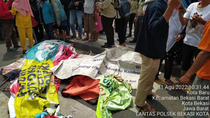 Truk Tabrak Tower Di Bekasi, Polisi: Supir Truk Alami Shock