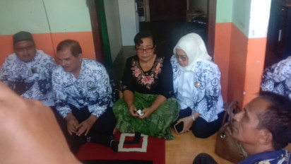 Solidaritas Antar Guru, Orang Tua Brigadir J Dapat Kunjungan dari PGRI