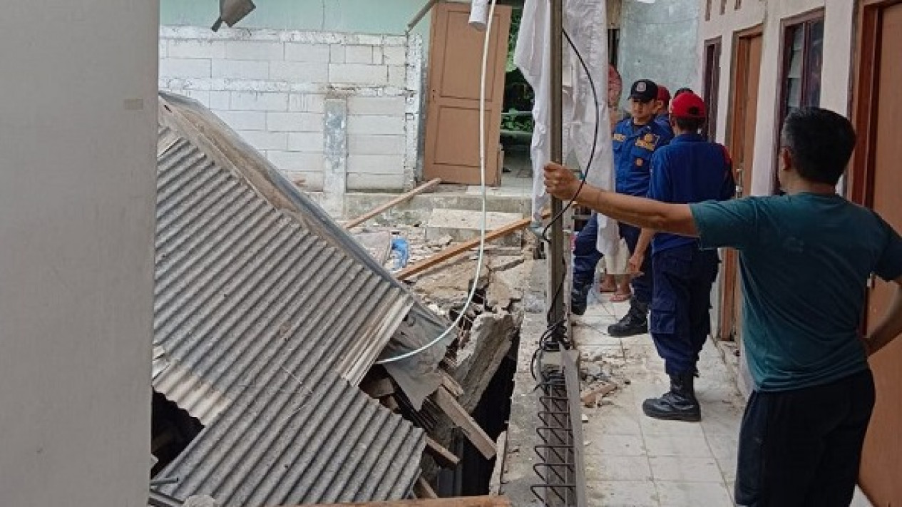 Bangunan Kontrakan dan Indekos di Pancoran Roboh
            - galeri foto