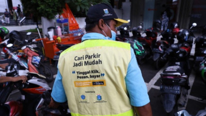 Viral Keluhan Bayar Parkir Rp15 Ribu di Kemang, Dishub DKI Bina Tukang Parkir Liar