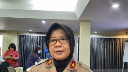 Dua Polwan Dapat Kenaikan Pangkat Setingkat Lebih Tinggi