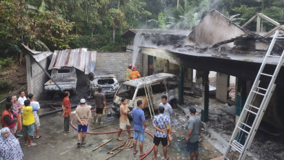 Kabel Korsleting, Bangunan Rumah, Tiga Mobil dan Motor di Trenggalek Ludes Terbakar