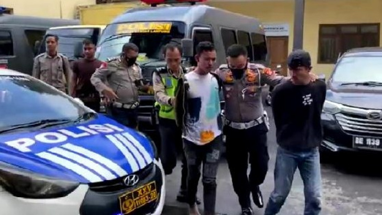 Bawa Sabu, Dua Remaja Diamankan Satlantas Polresta Bandar Lampung
            - galeri foto