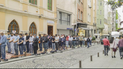 Catat! Ini Niat Salat 5 Waktu Beserta Artinya