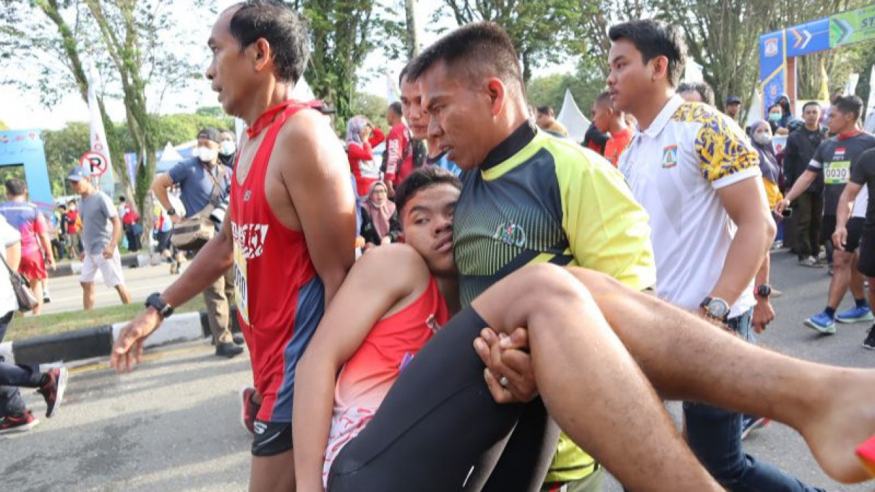 Seorang Peserta Lomba Lari Balikpapan 10K Meninggal Dunia
            - galeri foto