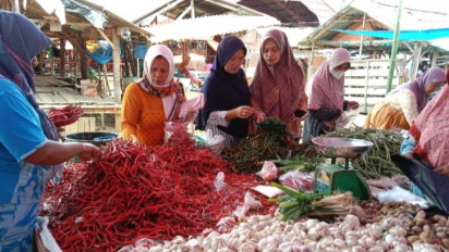 Harga BBM Naik, Cabai Merah Ikut Meroket hingga Rp100 Ribu per Kilogram